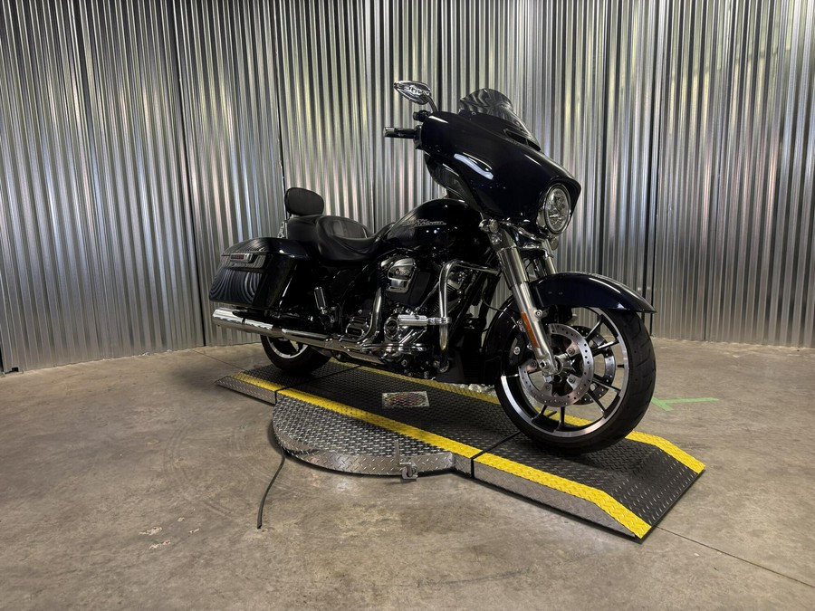 2020 Harley-Davidson Street Glide MIDNIGHT BLUE