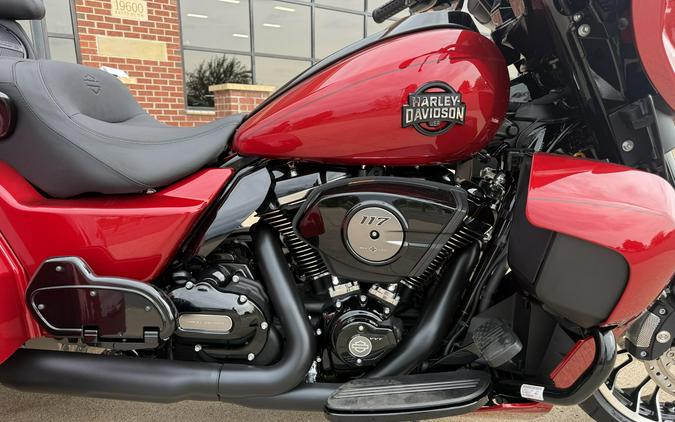 2026 Harley-Davidson Street Glide 3 Limited BRILLIANT RED W/ PINSTRIPE