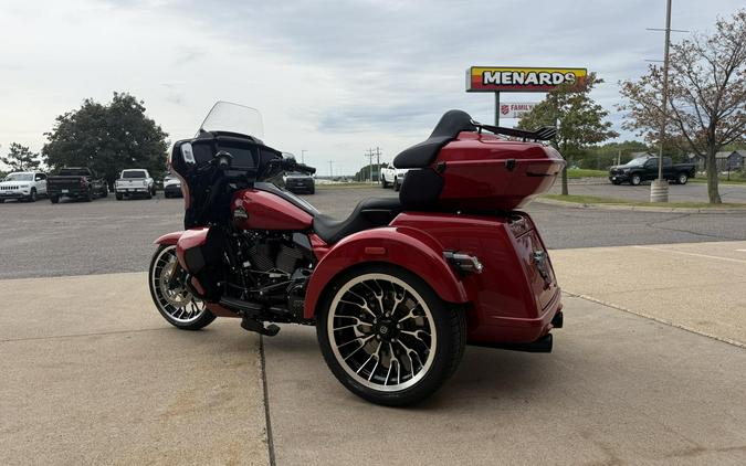 2026 Harley-Davidson Street Glide 3 Limited BRILLIANT RED W/ PINSTRIPE