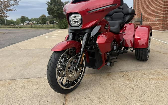 2026 Harley-Davidson Street Glide 3 Limited BRILLIANT RED W/ PINSTRIPE
