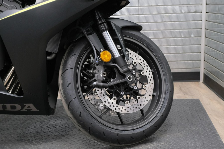 2026 HONDA CBR650R E-CLUTCH
