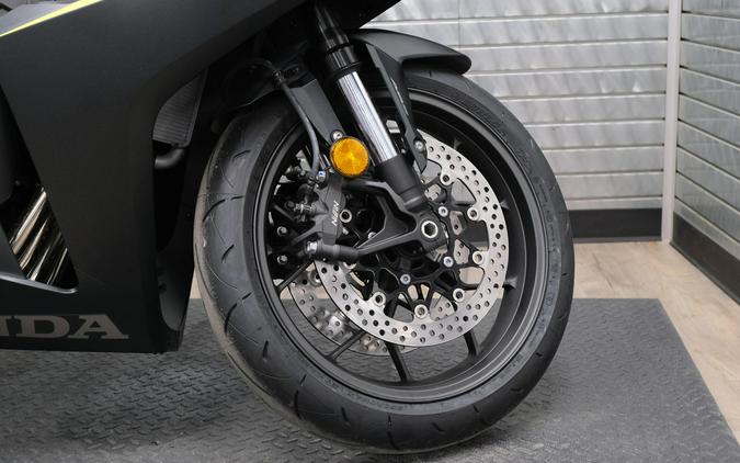 2026 HONDA CBR650R E-CLUTCH