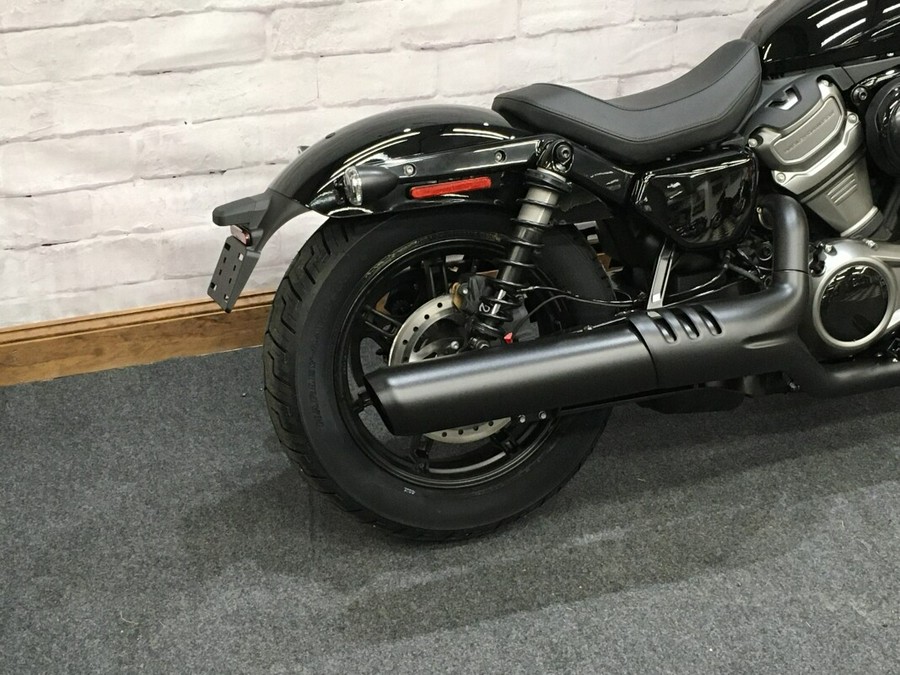 2024 Harley-Davidson Nightster™ Vivid Black RH975