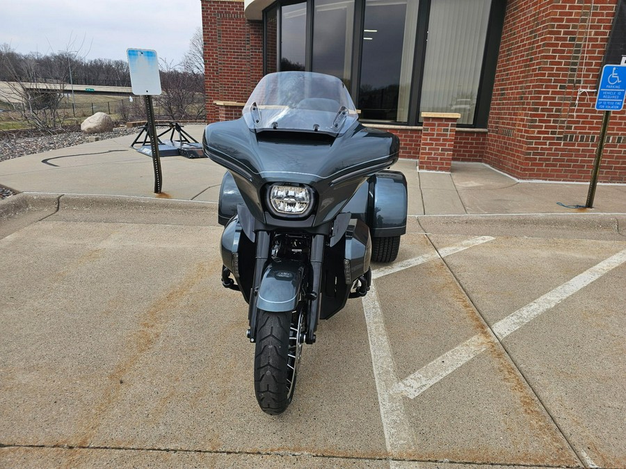 2026 Harley-Davidson Street Glide 3 Limited IRON HORSE MTLC W/ PINSTRIP