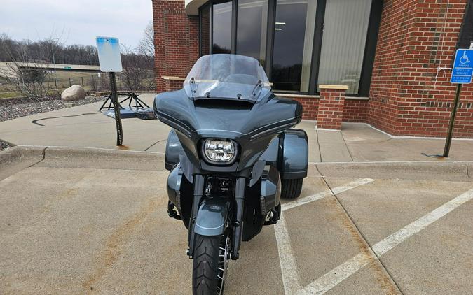 2026 Harley-Davidson Street Glide 3 Limited IRON HORSE MTLC W/ PINSTRIP