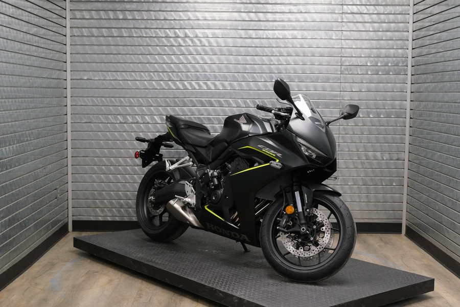 2026 HONDA CBR650R E-CLUTCH