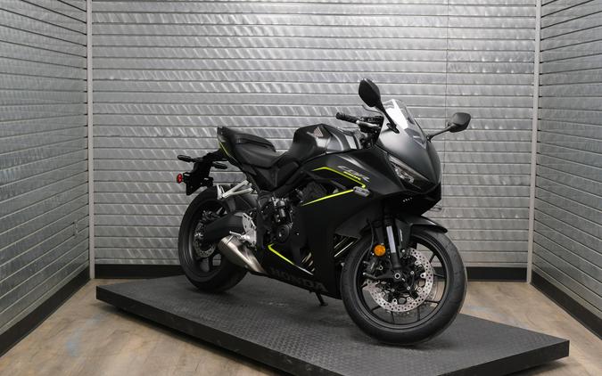 2026 HONDA CBR650R E-CLUTCH
