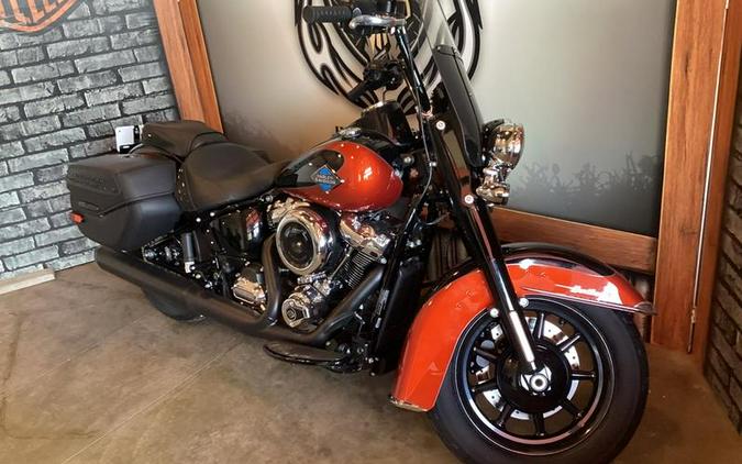 2025 Harley-Davidson® FLHC - Heritage Classic