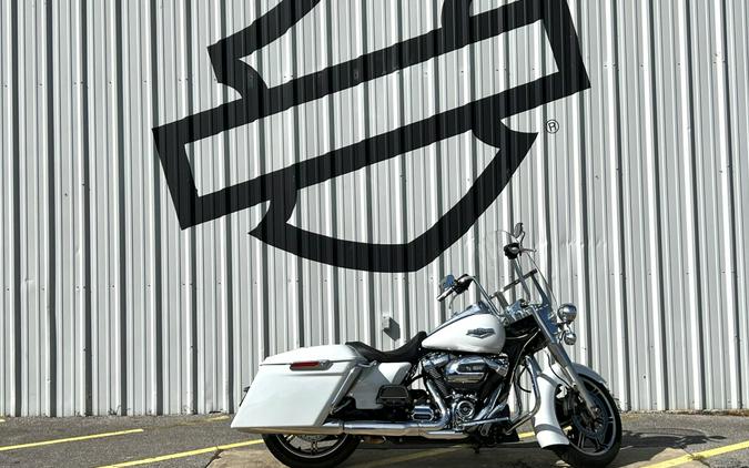 2020 Harley-Davidson® Road King® Stone Washed White Pearl