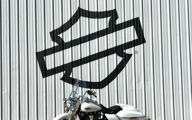 2020 Harley-Davidson® Road King® Stone Washed White Pearl