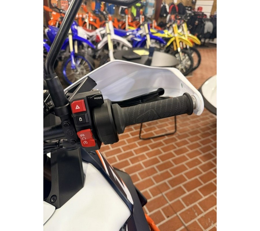 2026 KTM 1390 Super Adventure R 1390