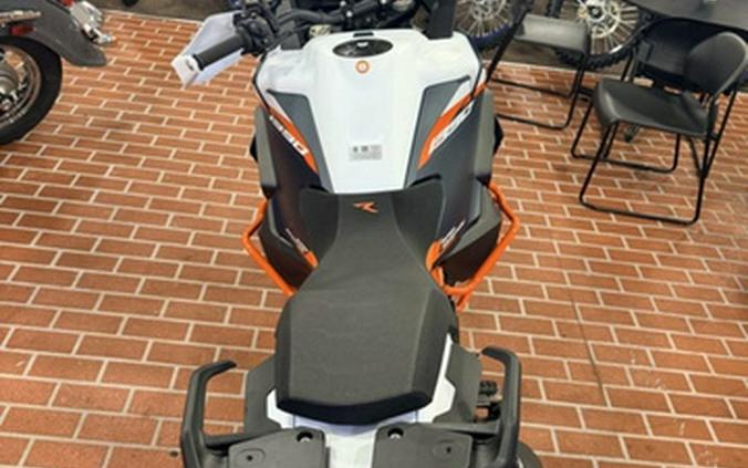 2026 KTM 1390 Super Adventure R 1390