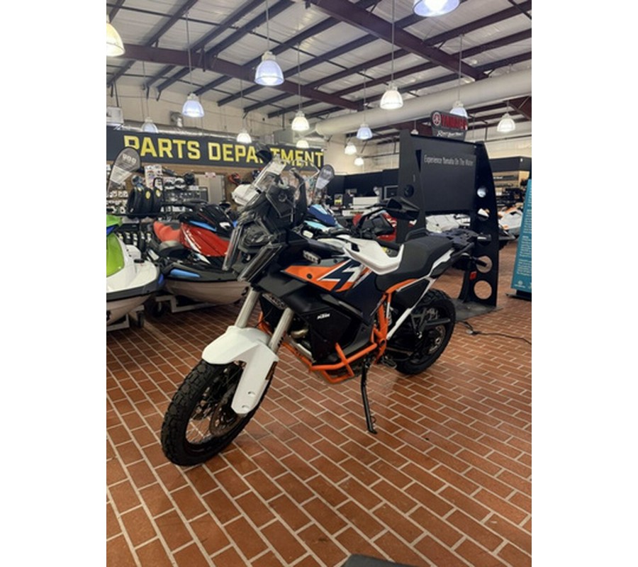 2026 KTM 1390 Super Adventure R 1390