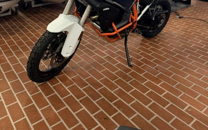 2026 KTM 1390 Super Adventure R 1390