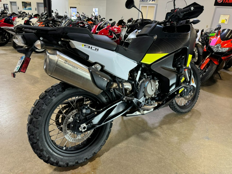 2022 Husqvarna Norden 901