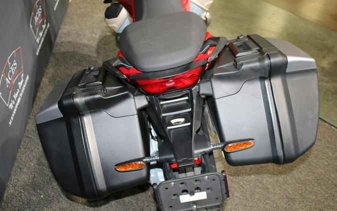 2023 Moto Guzzi V100 Mandello