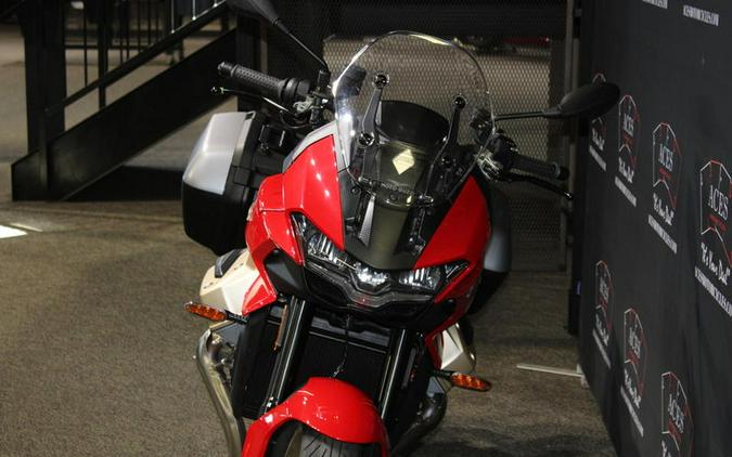 2023 Moto Guzzi V100 Mandello