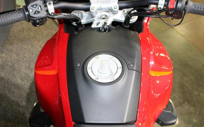 2023 Moto Guzzi V100 Mandello