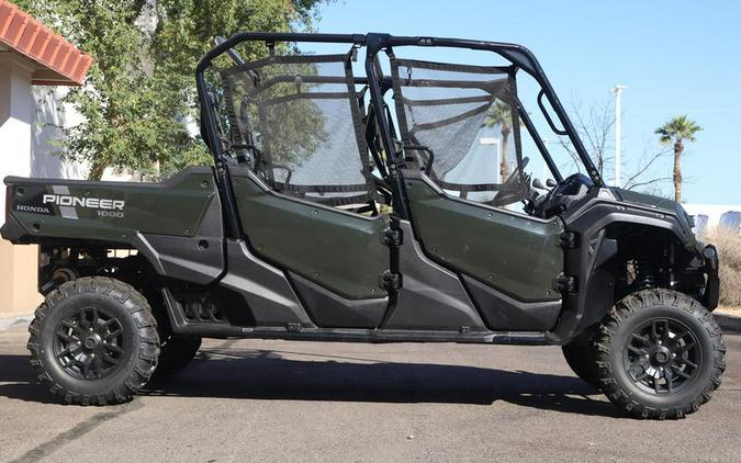 2025 Honda® Pioneer 1000-6 Deluxe Crew