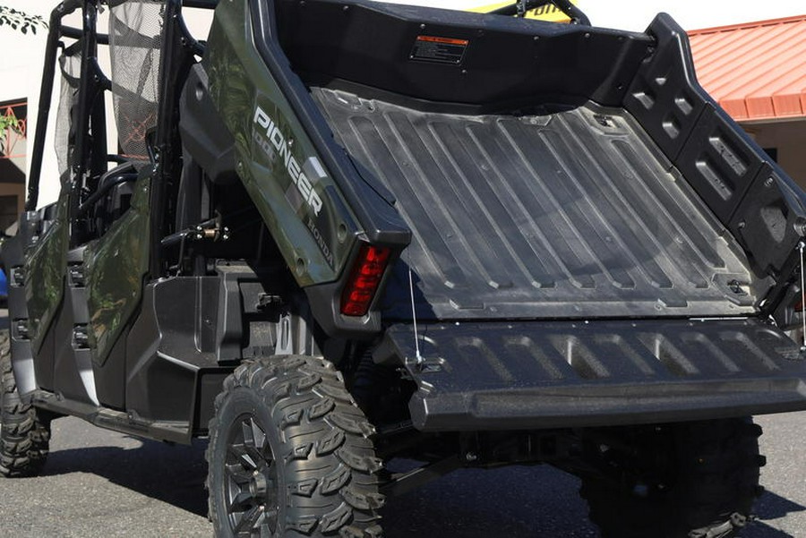 2025 Honda® Pioneer 1000-6 Deluxe Crew