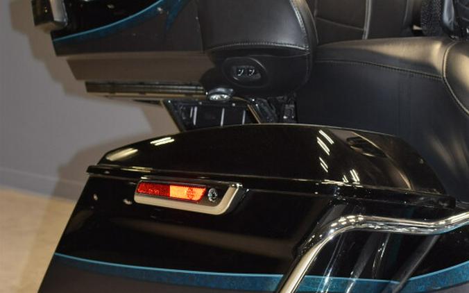 2015 Cvo Electra Glide Ultra Limited Carbon/Slate w/ Pinstripe