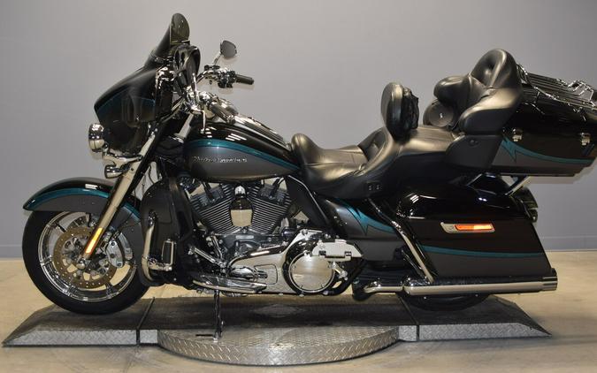 2015 Cvo Electra Glide Ultra Limited Carbon/Slate w/ Pinstripe