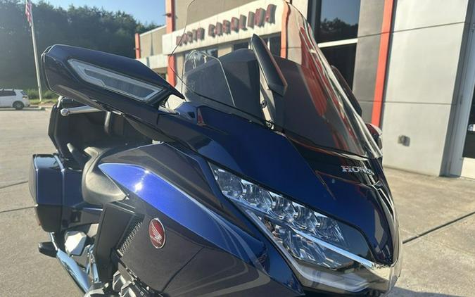2018 Honda Gold Wing Tour Pearl Hawkseye Blue Tour Candy Ardent Red