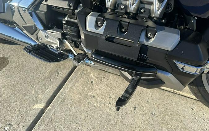2018 Honda Gold Wing Tour Pearl Hawkseye Blue Tour Candy Ardent Red