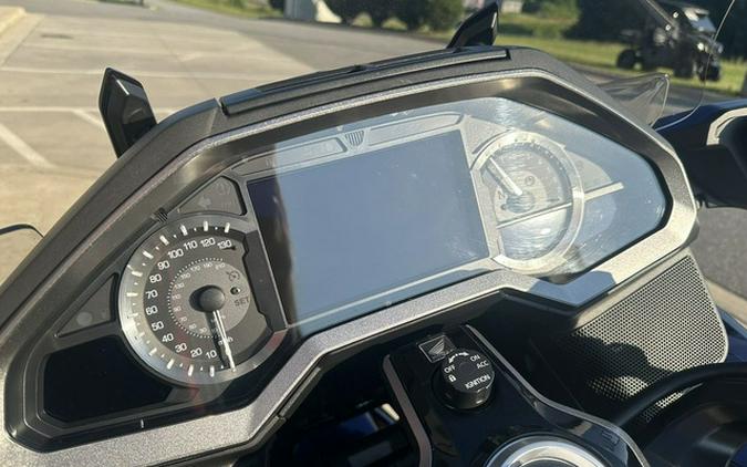 2018 Honda Gold Wing Tour Pearl Hawkseye Blue Tour Candy Ardent Red