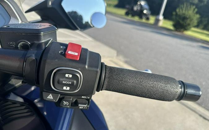 2018 Honda Gold Wing Tour Pearl Hawkseye Blue Tour Candy Ardent Red