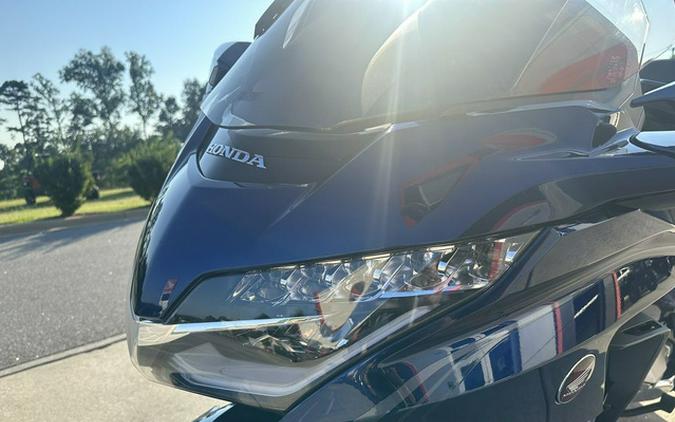 2018 Honda Gold Wing Tour Pearl Hawkseye Blue Tour Candy Ardent Red