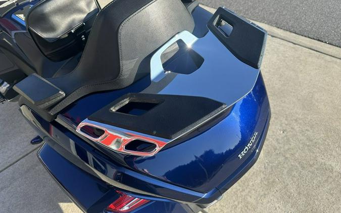 2018 Honda Gold Wing Tour Pearl Hawkseye Blue Tour Candy Ardent Red