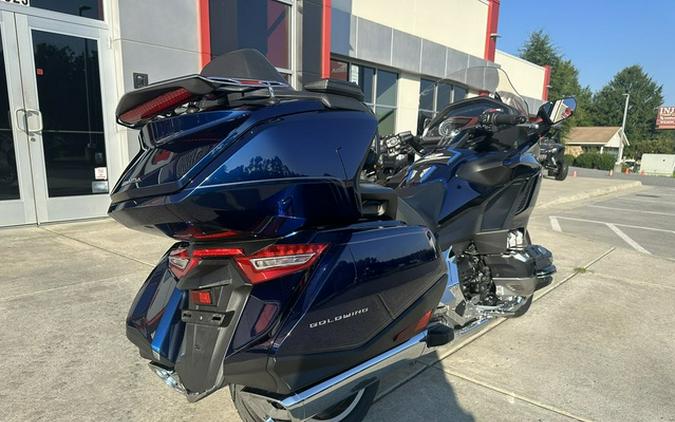 2018 Honda Gold Wing Tour Pearl Hawkseye Blue Tour Candy Ardent Red