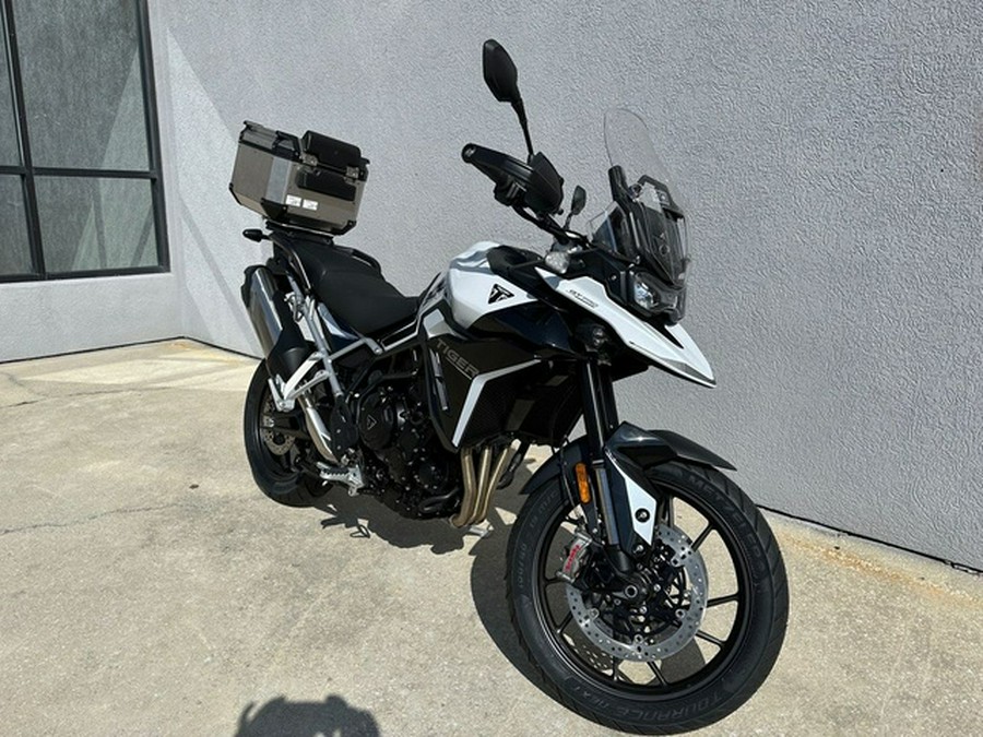 2024 Triumph Tiger 900 GT Pro Snowdonia White / Sapphire Black GT Snowdonia White Sapphire Black