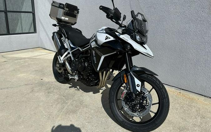 2024 Triumph Tiger 900 GT Pro Snowdonia White / Sapphire Black GT Snowdonia White Sapphire Black