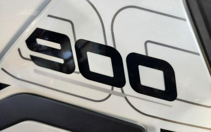 2024 Triumph Tiger 900 GT Pro Snowdonia White / Sapphire Black GT Pro Graphite Sapphire Black