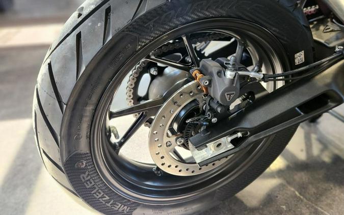 2024 Triumph Tiger 900 GT Pro Snowdonia White / Sapphire Black GT Pro Graphite Sapphire Black