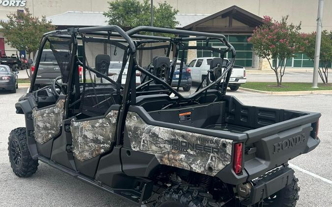 2025 Honda Pioneer 1000-6 Crew Deluxe