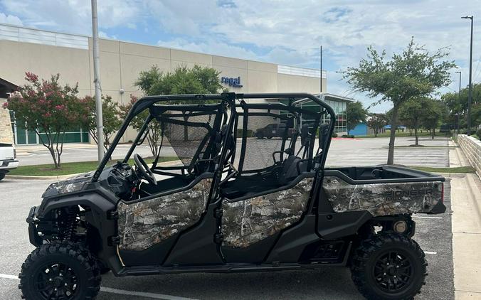 2025 Honda Pioneer 1000-6 Crew Deluxe