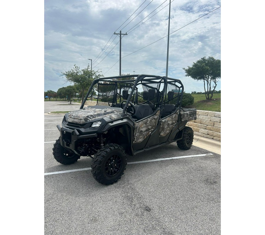 2025 Honda Pioneer 1000-6 Crew Deluxe
