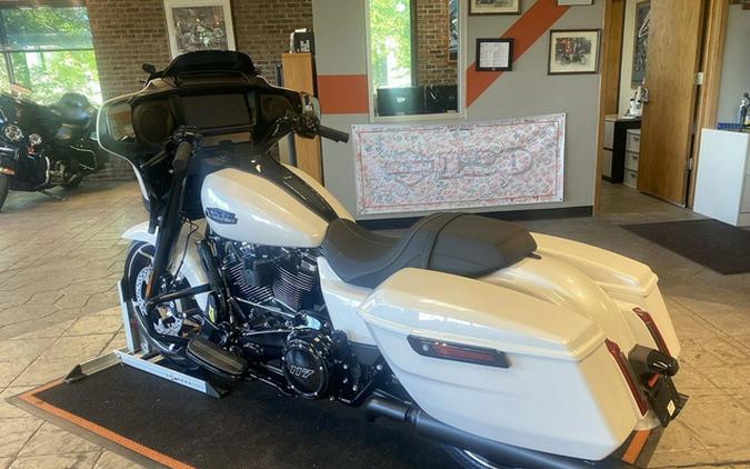 2024 Harley-Davidson FLHX - Street Glide