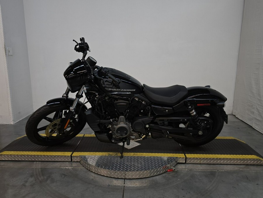 RH975 2022 Nightster