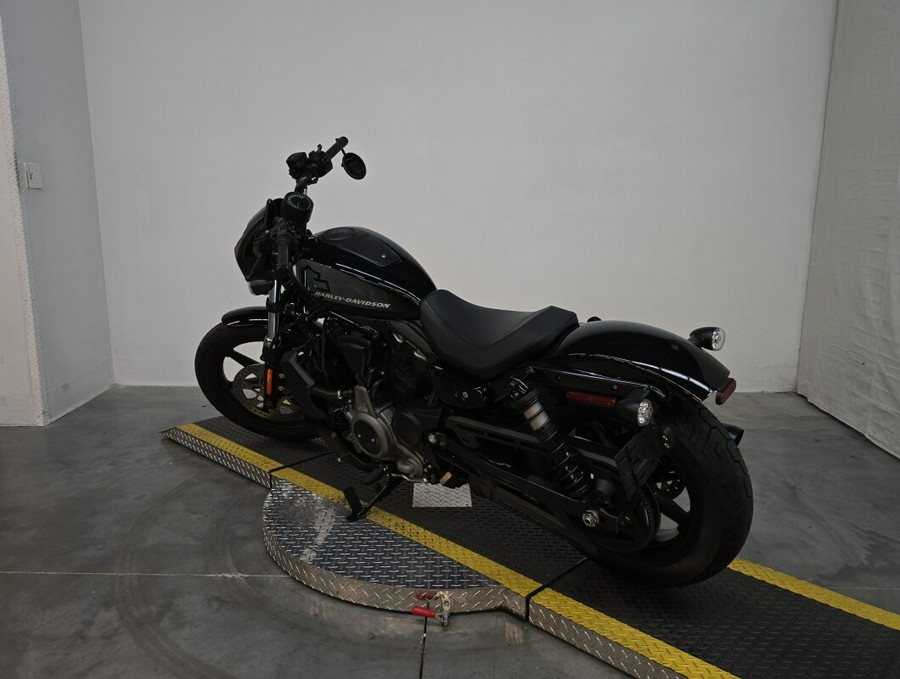 RH975 2022 Nightster