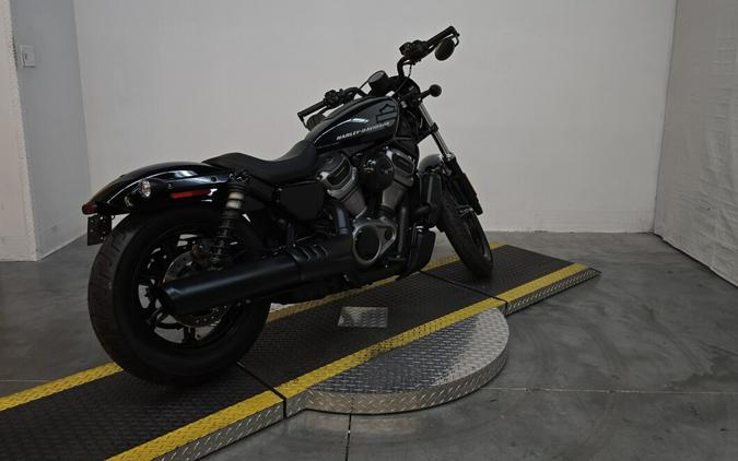 RH975 2022 Nightster