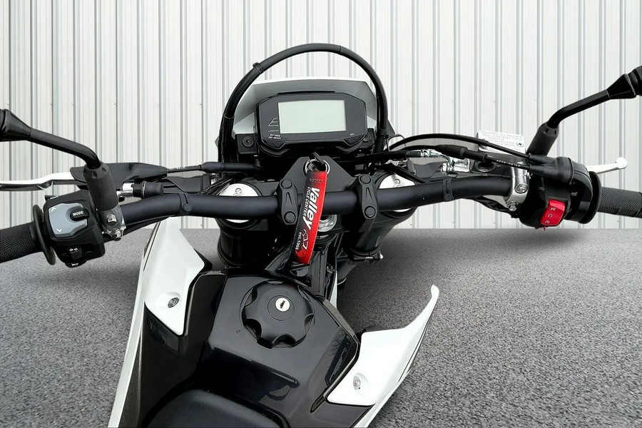 2025 Suzuki DR-Z 4SM Base