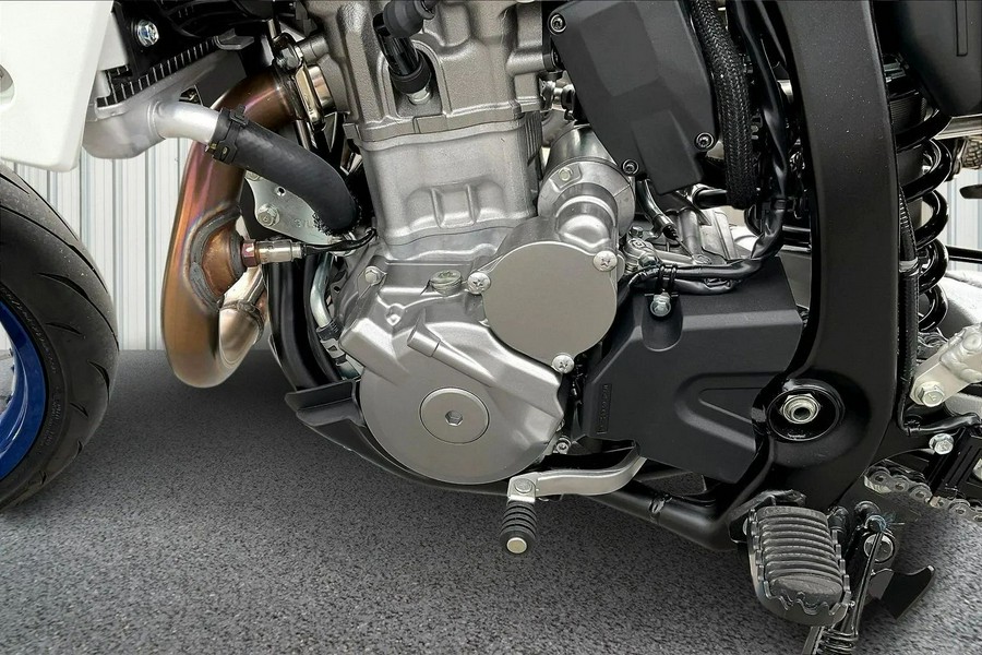 2025 Suzuki DR-Z 4SM Base