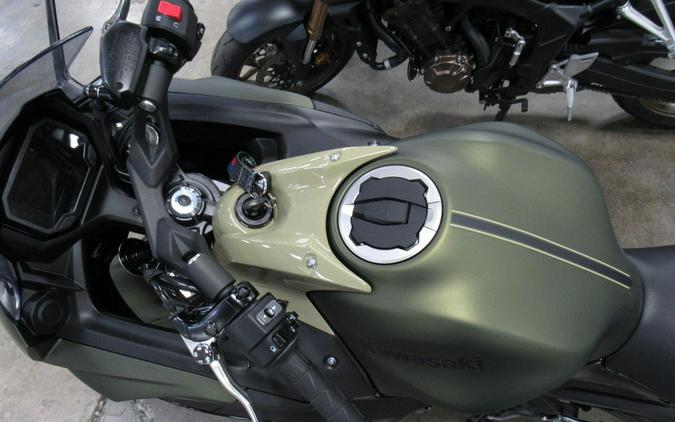 2024 Kawasaki Ninja® 650 Metallic Covert Green/Metallic Spark Black