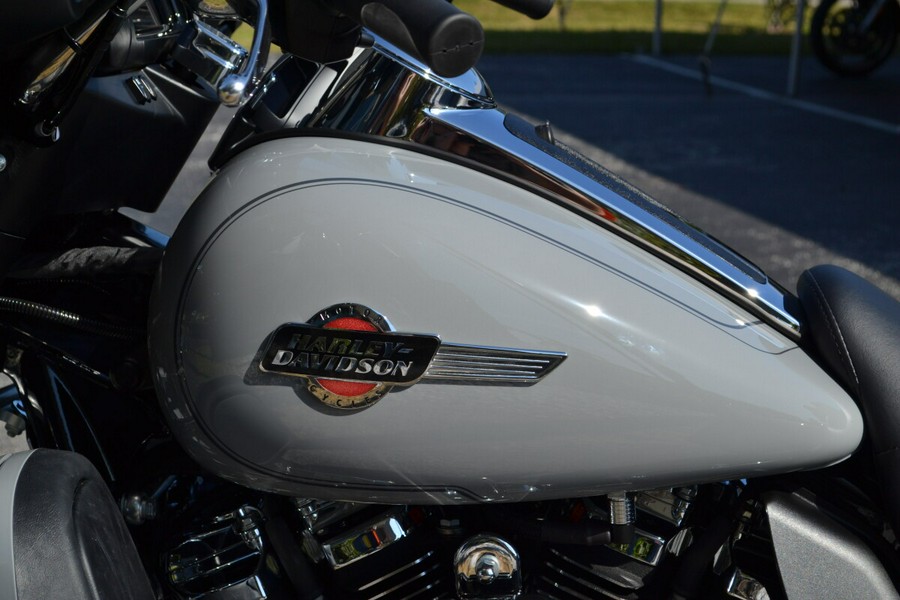 2024 Harley-Davidson Tri Glide Ultra Billiard Gray - FLHTCUTG