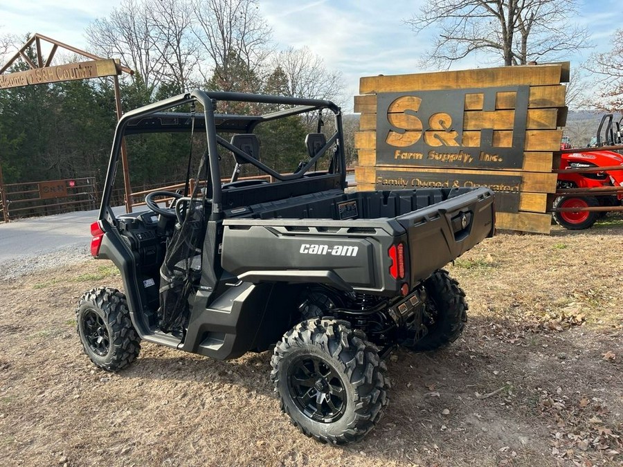 2024 Can-Am® Defender DPS HD10