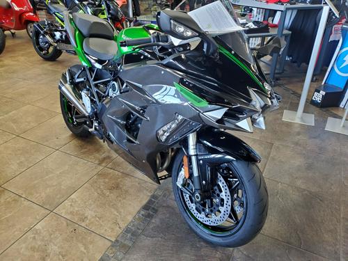 2019 Kawasaki Ninja H2 SX SE+ Review: Supercharged Travel